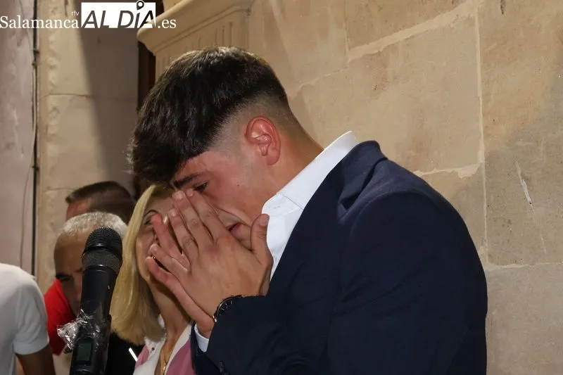 Foto 12 - Adri&aacute;n Hern&aacute;ndez 'Pica' emociona a Alba de Tormes con un preg&oacute;n lleno de recuerdos y orgullo local