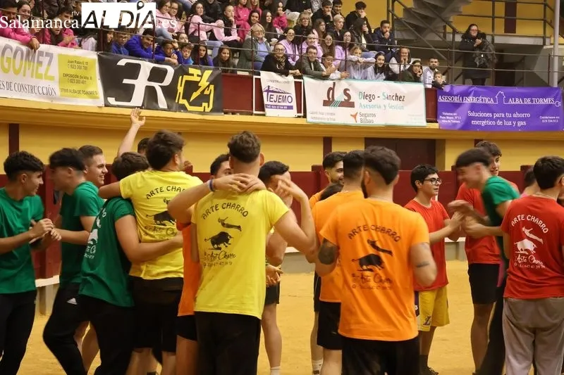 Foto 2 - El humor amarillo vuelve a triunfar en Alba de Tormes