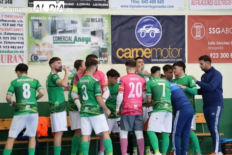 Foto 6 - El Piensos Dur&aacute;n Albense celebra las fiestas de Santa Teresa con victoria en casa (7-3) y el Salamanca FS pierde en O Esteo (4-3)