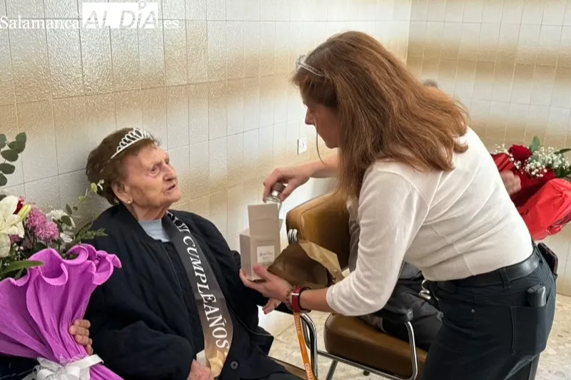 Foto 2 - Octubre llega a Pe&ntilde;aranda con la emotiva celebraci&oacute;n del 100 cumplea&ntilde;os de Teresa Marcos Hern&aacute;ndez