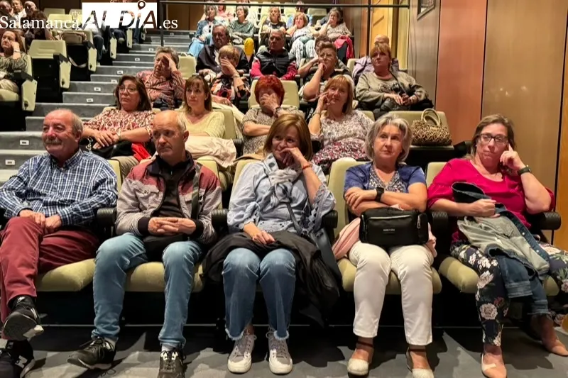 Foto 3 - La arqueolog&iacute;a protagoniza la lecci&oacute;n inaugural del nuevo curso para el CEPA &lsquo;El Inestal&rsquo;