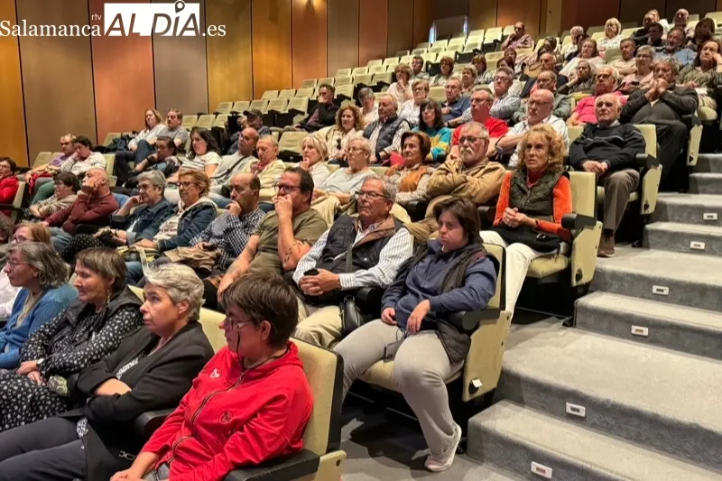 Foto 4 - La arqueolog&iacute;a protagoniza la lecci&oacute;n inaugural del nuevo curso para el CEPA &lsquo;El Inestal&rsquo;