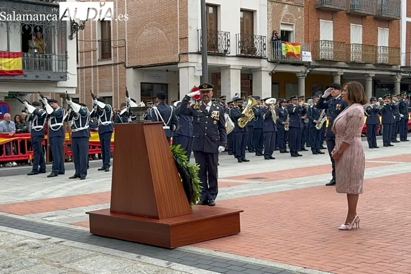Foto 7 - Hist&oacute;rica y emocionante Jura de Bandera Civil en Pe&ntilde;aranda