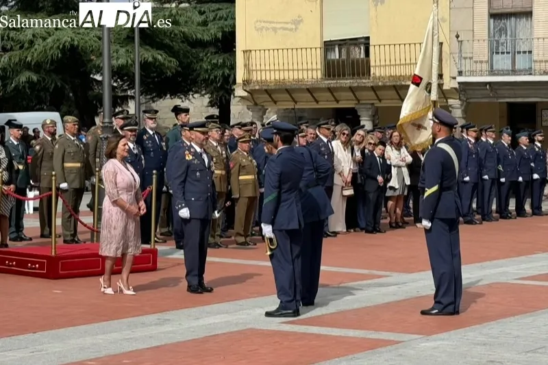 Foto 2 - Hist&oacute;rica y emocionante Jura de Bandera Civil en Pe&ntilde;aranda