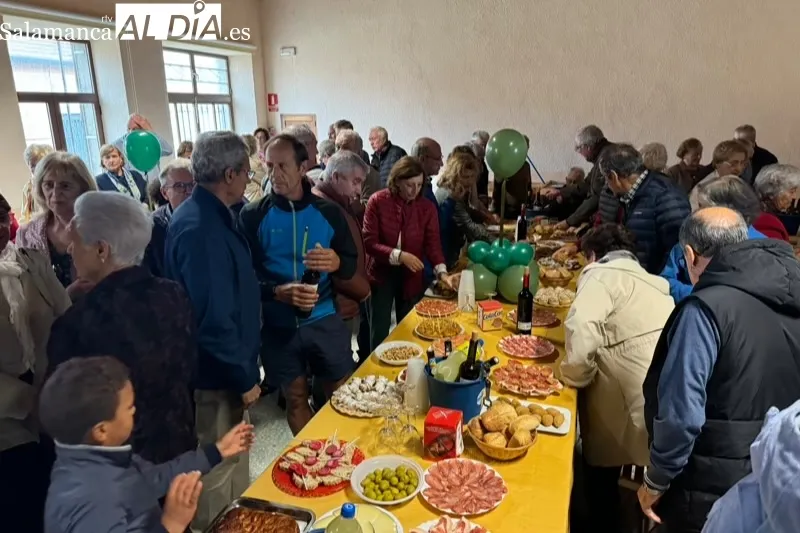 Foto 9 - La lluvia no puede con la devoci&oacute;n a la Virgen del Rosario en Mancera de Abajo, haciendo masiva la despedida de sus fiestas chicas