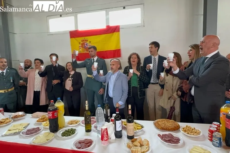 Foto 9 - La Guardia Civil de Pe&ntilde;aranda celebra a su patrona, la Virgen del Pilar, en una festividad con multitudinario apoyo y orgullo