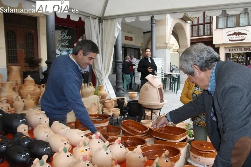 Foto 11 - Comienza la Feria del Barro en Alba de Tormes