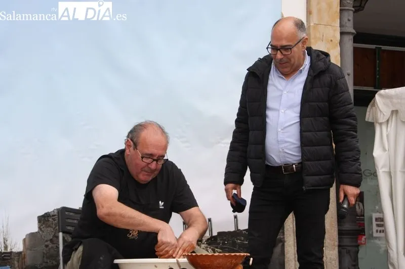 Foto 6 - Comienza la Feria del Barro en Alba de Tormes
