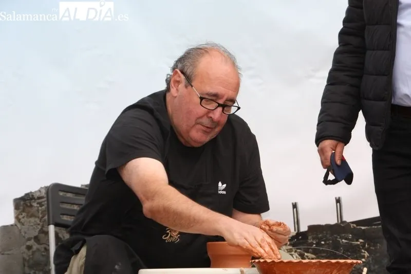 Foto 5 - Comienza la Feria del Barro en Alba de Tormes