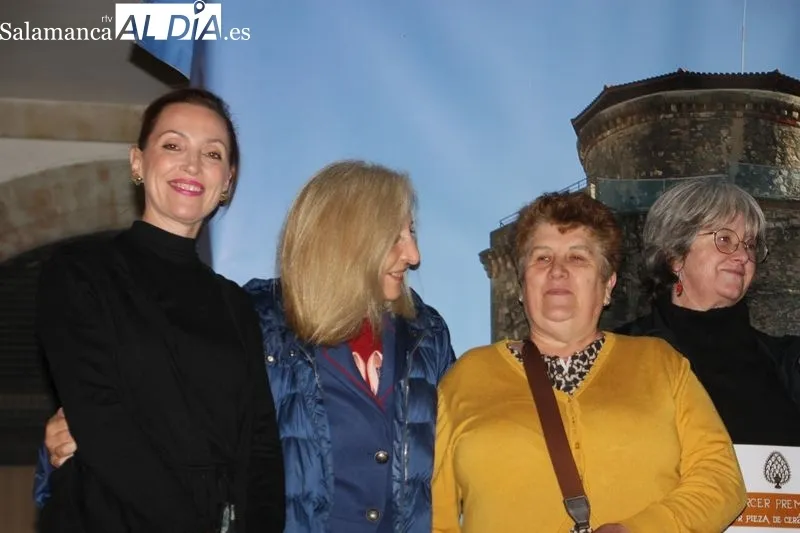 Foto 2 - Paco Casas y Lola Velasco, ganadores del concurso de cer&aacute;mica y barro