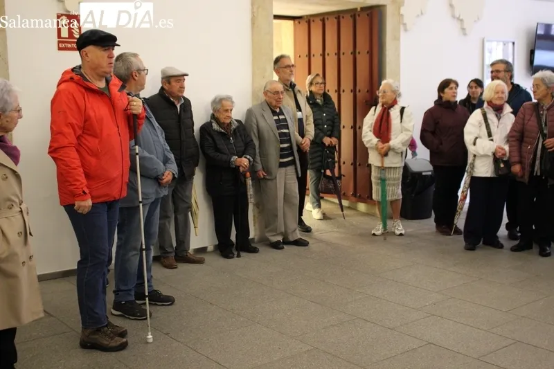 Un grupo de la ONCE visita el proyecto fotográfico 'Lecciones de vida' y esas son sus sensaciones. Fotos: Víctor Jiménez