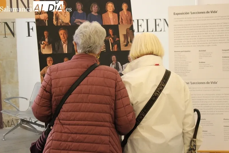 Un grupo de la ONCE visita el proyecto fotográfico 'Lecciones de vida' y esas son sus sensaciones. Fotos: Víctor Jiménez