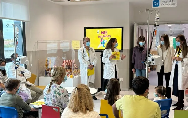Foto 5 - 'In&eacute;s y las bacterias' llega al Hospital de Salamanca