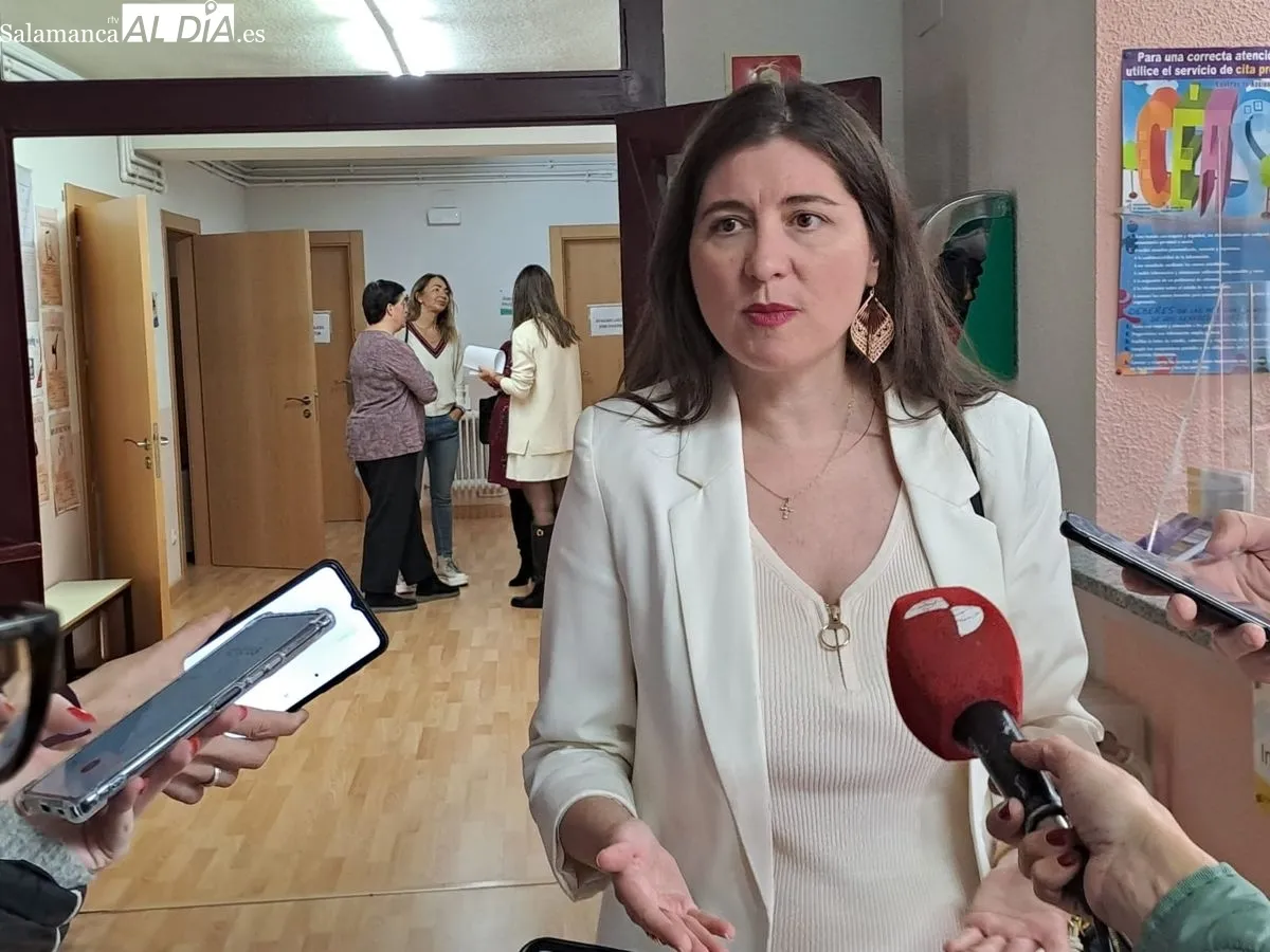 La concejala de Familia e Igualdad de Oportunidades, Miryam Rodríguez, presenta el programa 'Educar en Familia'. Foto de Víctor Jiménez