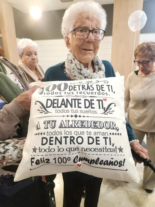 Pura, vecina de Castellanos de Moriscos en la celebración de sus 100 años 