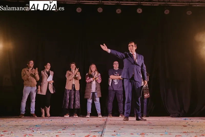Foto 4 - &lsquo;El tibur&oacute;n&rsquo; se corona ganador de la XXXIII edici&oacute;n de Playbacks de adultos
