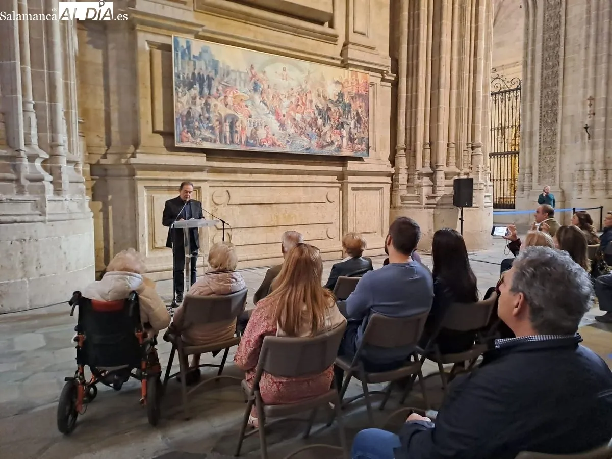 Inauguración en la Catedral de Salamanca del cuadro 'Jesús como piedra angular de la humanidad', del artista de Guijuelo José Antonio Muñoz Bernardo. Foto de Víctor Jiménez