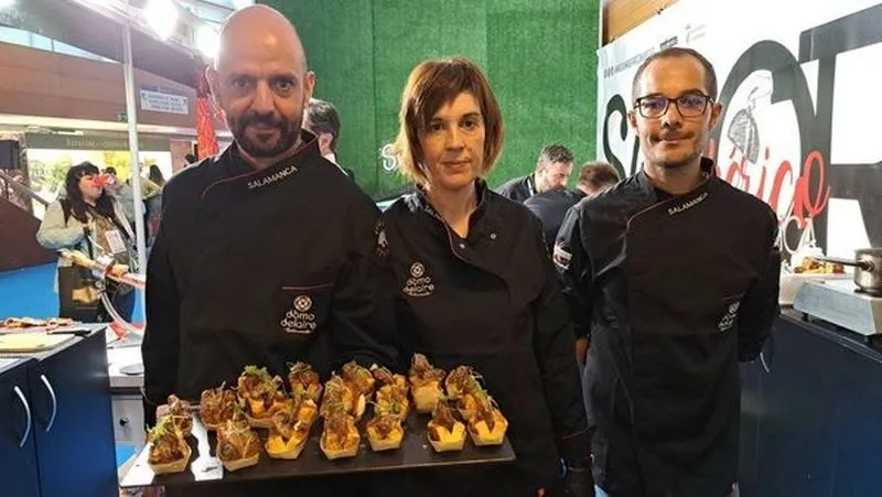 Foto 2 - El ib&eacute;rico protagoniza la &uacute;ltima jornada en el stand de 'Salamanca Para Com&eacute;rsela' en San Sebasti&aacute;n Gastronomika
