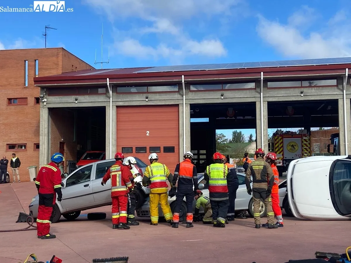 Simulacro del operativo tras un accidente múltiple con cuatro vehículos implicados | FOTOS: Vanesa Martins 