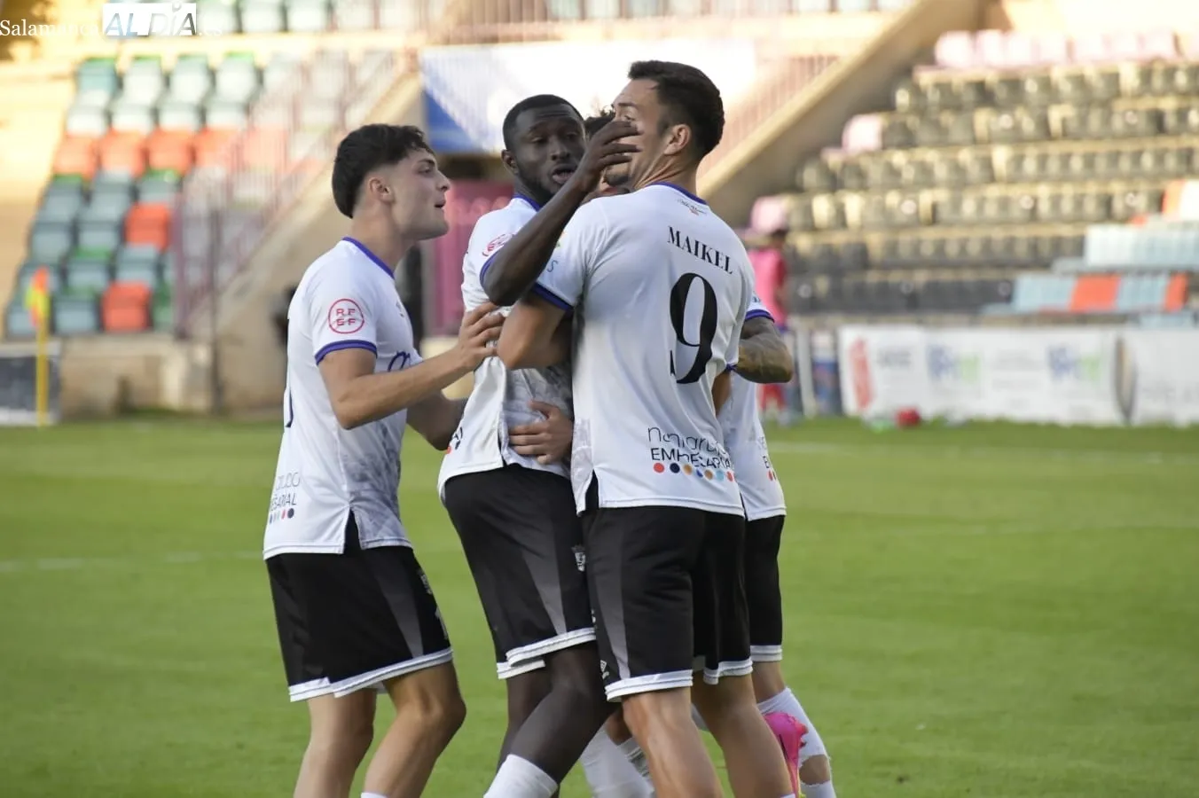 Foto 6 - El Salamanca UDS saca la rabia para empatar contra el l&iacute;der Numancia en un partido que merece m&aacute;s bot&iacute;n (1-1)