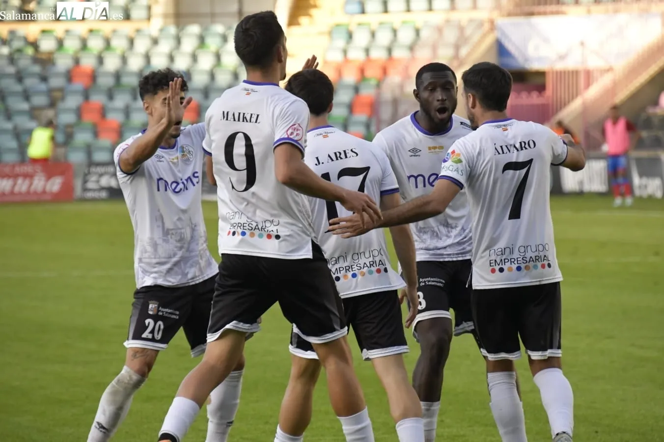 Foto 8 - El Salamanca UDS saca la rabia para empatar contra el l&iacute;der Numancia en un partido que merece m&aacute;s bot&iacute;n (1-1)