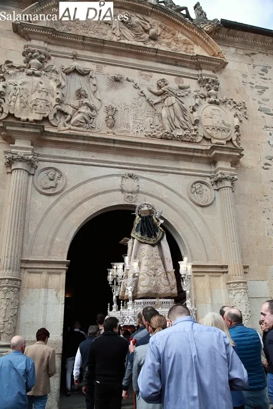 Foto 2 - Santa Teresa vuelve a las calles de Alba de Tormes por las fiestas patronales