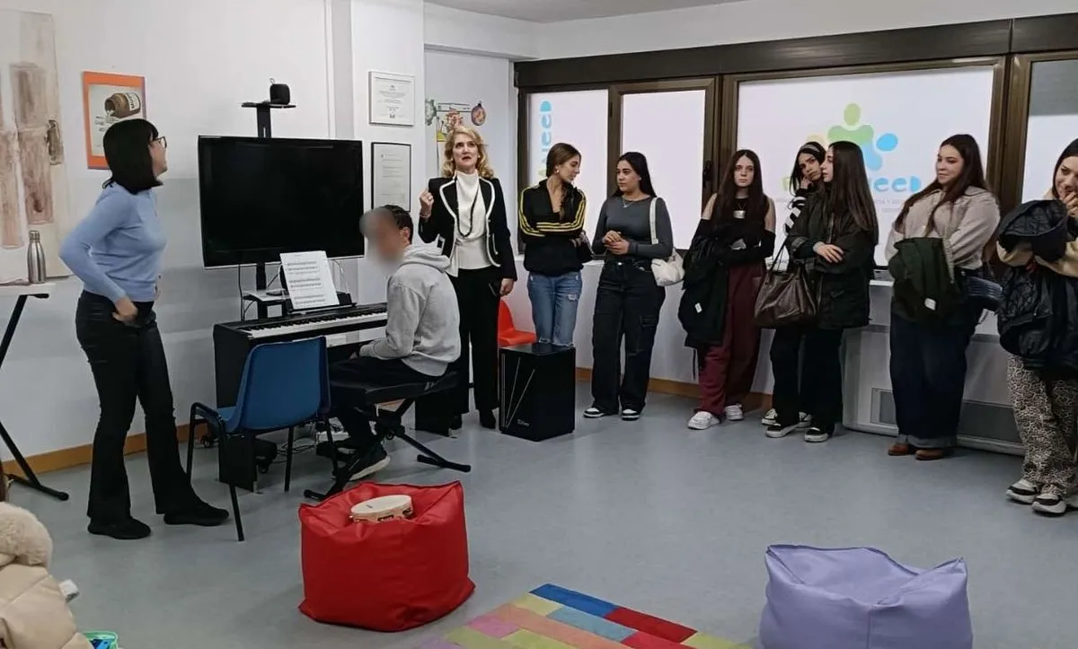Fundaneed celebra una jornada con los universitarios del grado de Criminología y Psicología de la UE