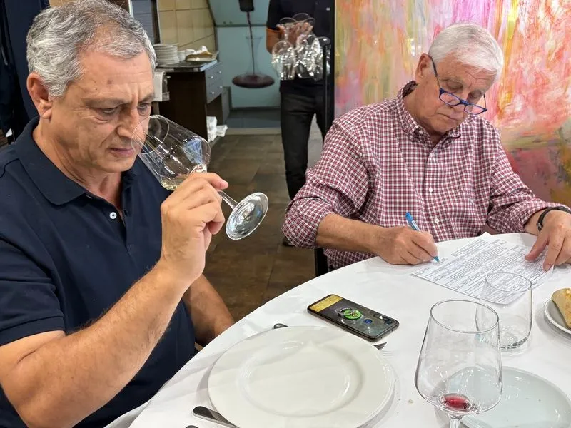 La Asociación Enológica “CATA AÑADA” en la cata del CASAR DE BURBIA 2023 “Godello”