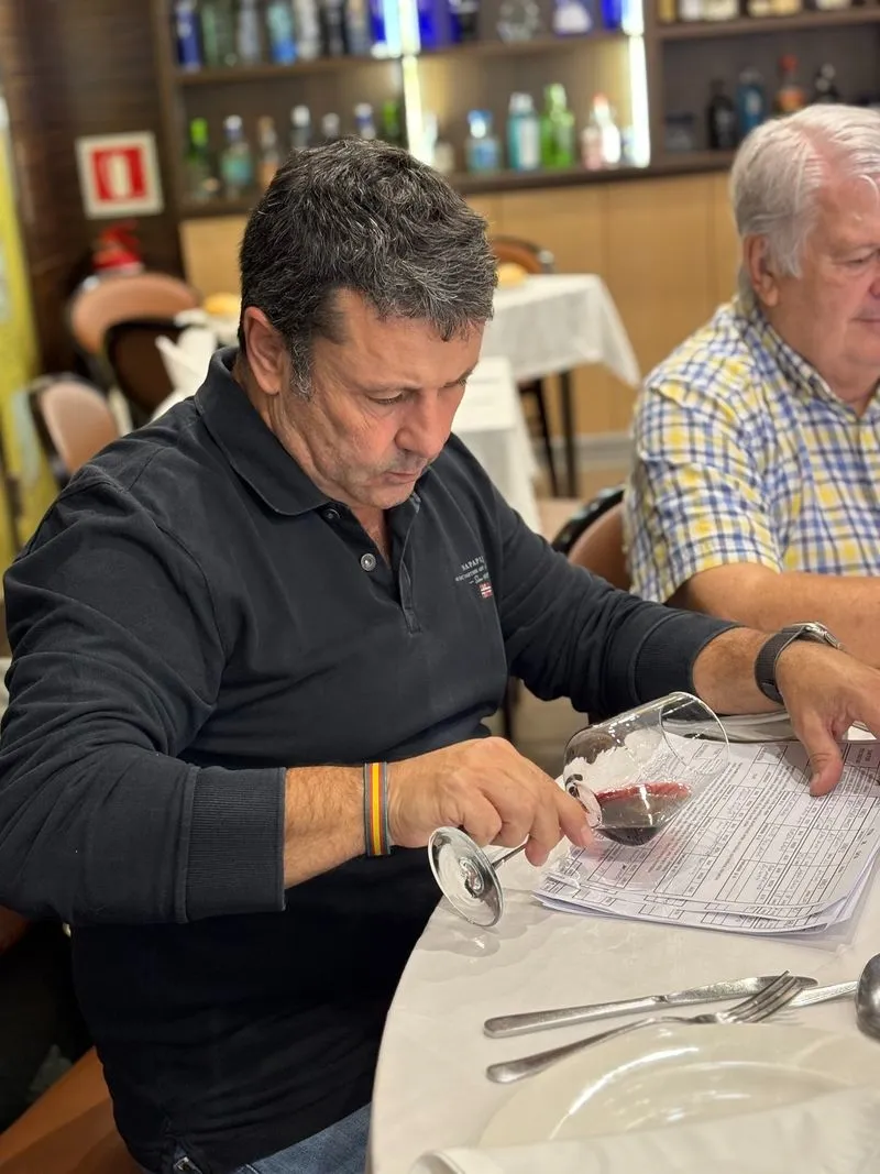 La Asociación Enológica “CATA AÑADA” en la cata del CASAR DE BURBIA 2023 “Godello”