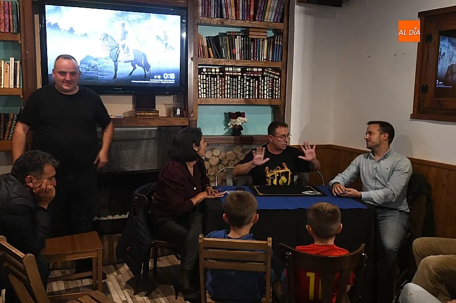 Cena con espectáculo de magia en Ciudad Rodrigo/ Fotos: Adrián M.Pastor