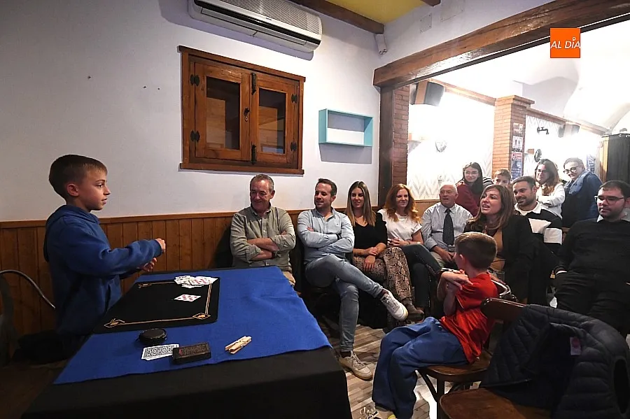 Cena con espectáculo de magia en Ciudad Rodrigo/ Fotos: Adrián M.Pastor