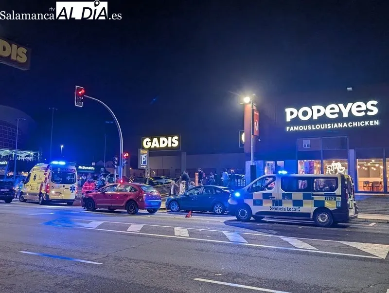Colisión múltiple de tres vehículos en la avenida de los Cipreses. Fotos: David Sañudo