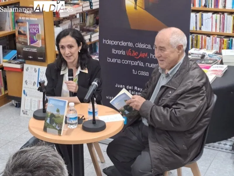José Luis Puerto ha presentado su libro 'Cristal de roca' en un acto en la Librería Víctor Jara. Fotos: Víctor Jiménez