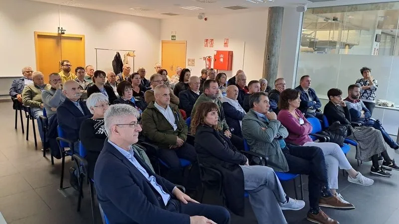 Foto 2 - Enusa recibe en su f&aacute;brica de Juzgado a representantes de municipios europeos con instalaciones nucleares