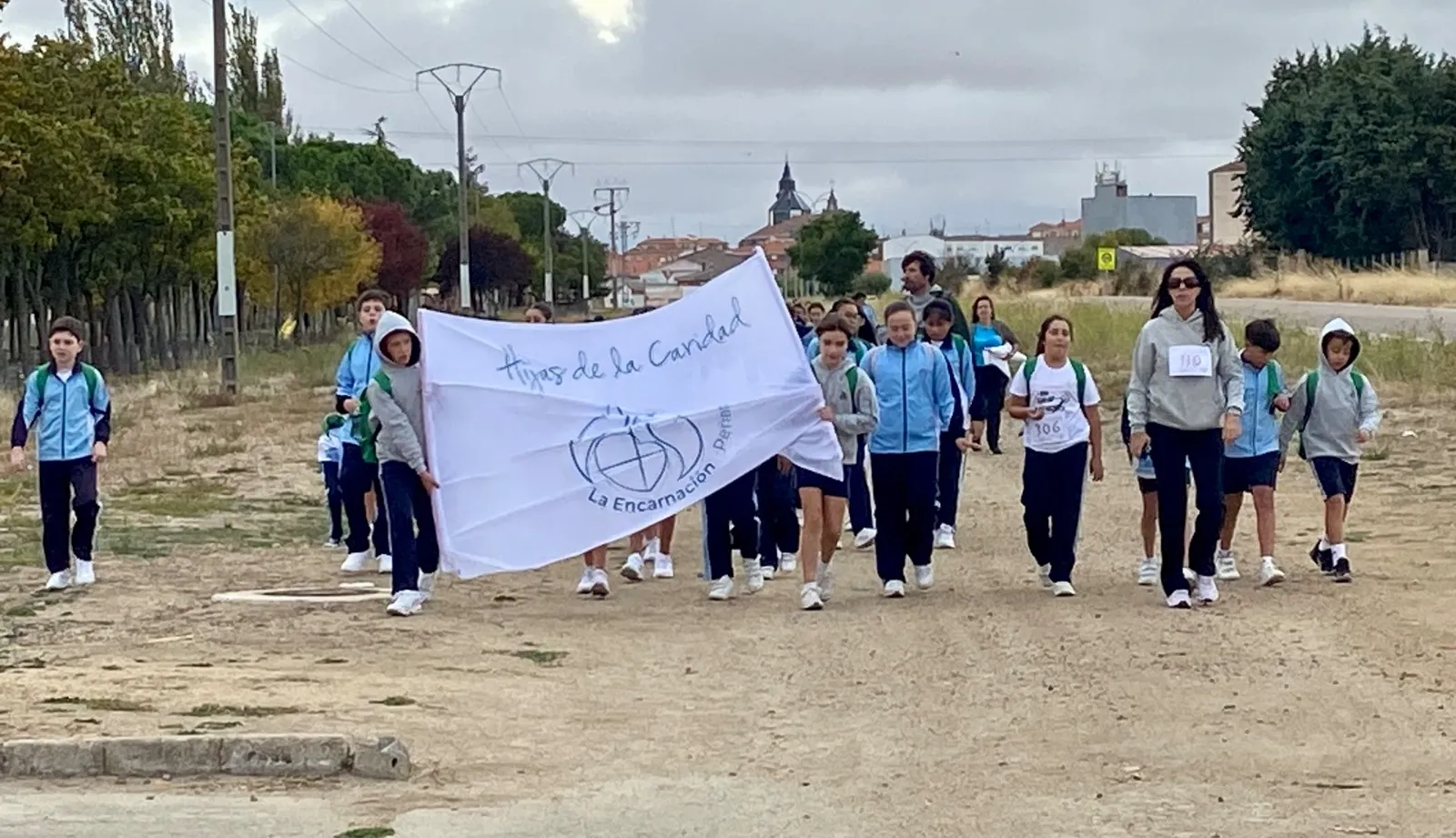 Foto 9 - Diversi&oacute;n, deporte y solidaridad, unidos en 'El Milqui de San Vicente' del colegio La Encarnaci&oacute;n