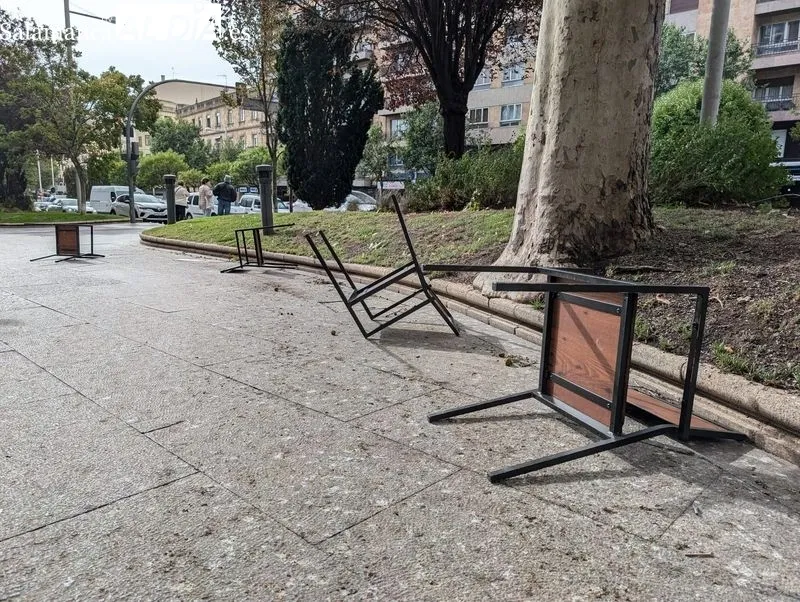 Efectos de las fuertes rachas de viento en la plaza de España. Foto de David Sañudo