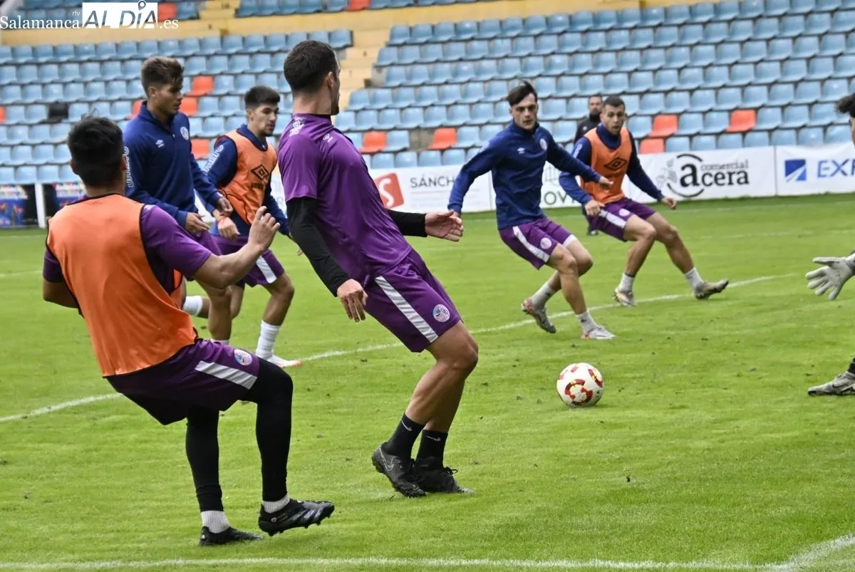 Entrenamiento del Salamanca UDS, este martes, en el estadio Helmántico