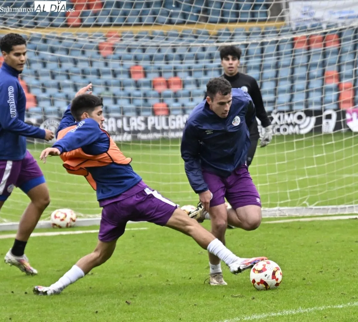 Entrenamiento del Salamanca UDS, este martes, en el estadio Helmántico
