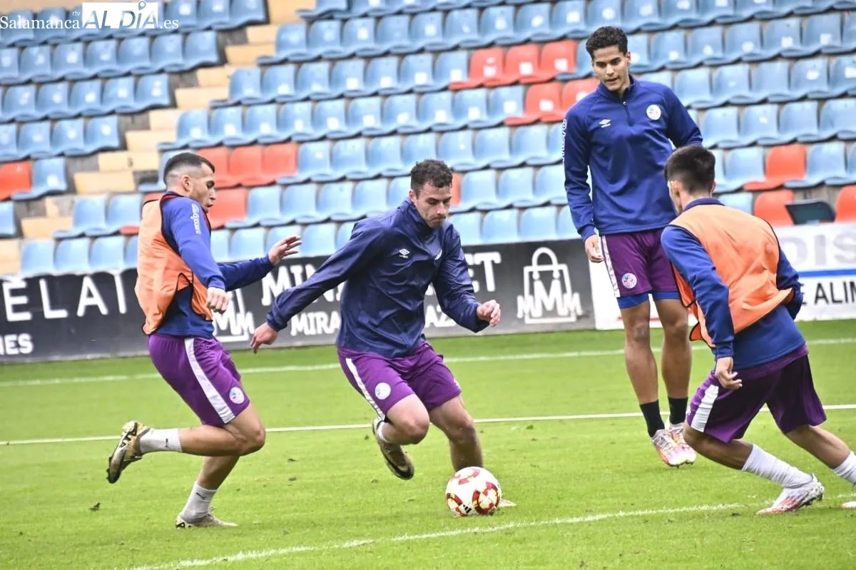 Entrenamiento del Salamanca UDS, este martes, en el estadio Helmántico