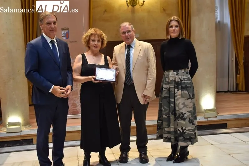 Homenaje en Salamanca a los matrimonios que celebran este años sus Bodas de Oro.Foto de Vanesa Martins