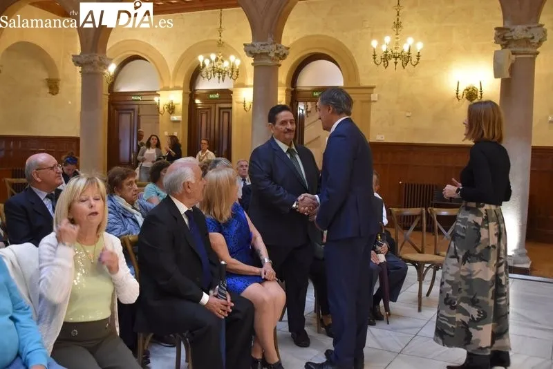 Homenaje en Salamanca a los matrimonios que celebran este años sus Bodas de Oro.Foto de Vanesa Martins