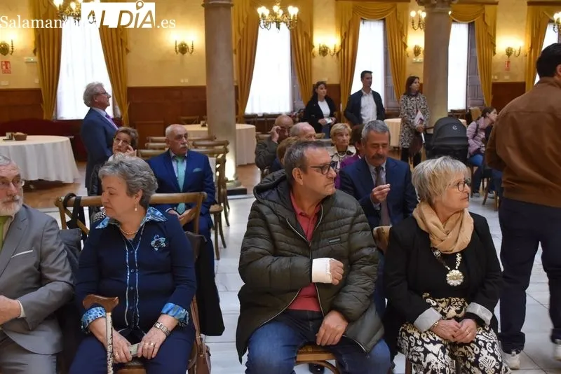 Homenaje en Salamanca a los matrimonios que celebran este años sus Bodas de Oro.Foto de Vanesa Martins
