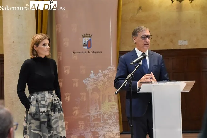 Homenaje en Salamanca a los matrimonios que celebran este años sus Bodas de Oro.Foto de Vanesa Martins