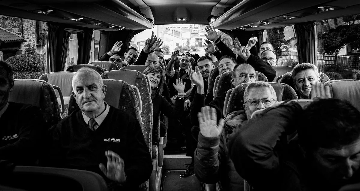 Familiares y amigos de Vidal le dan una sorpresa en su jubilación/ Fotos: La Foto de María