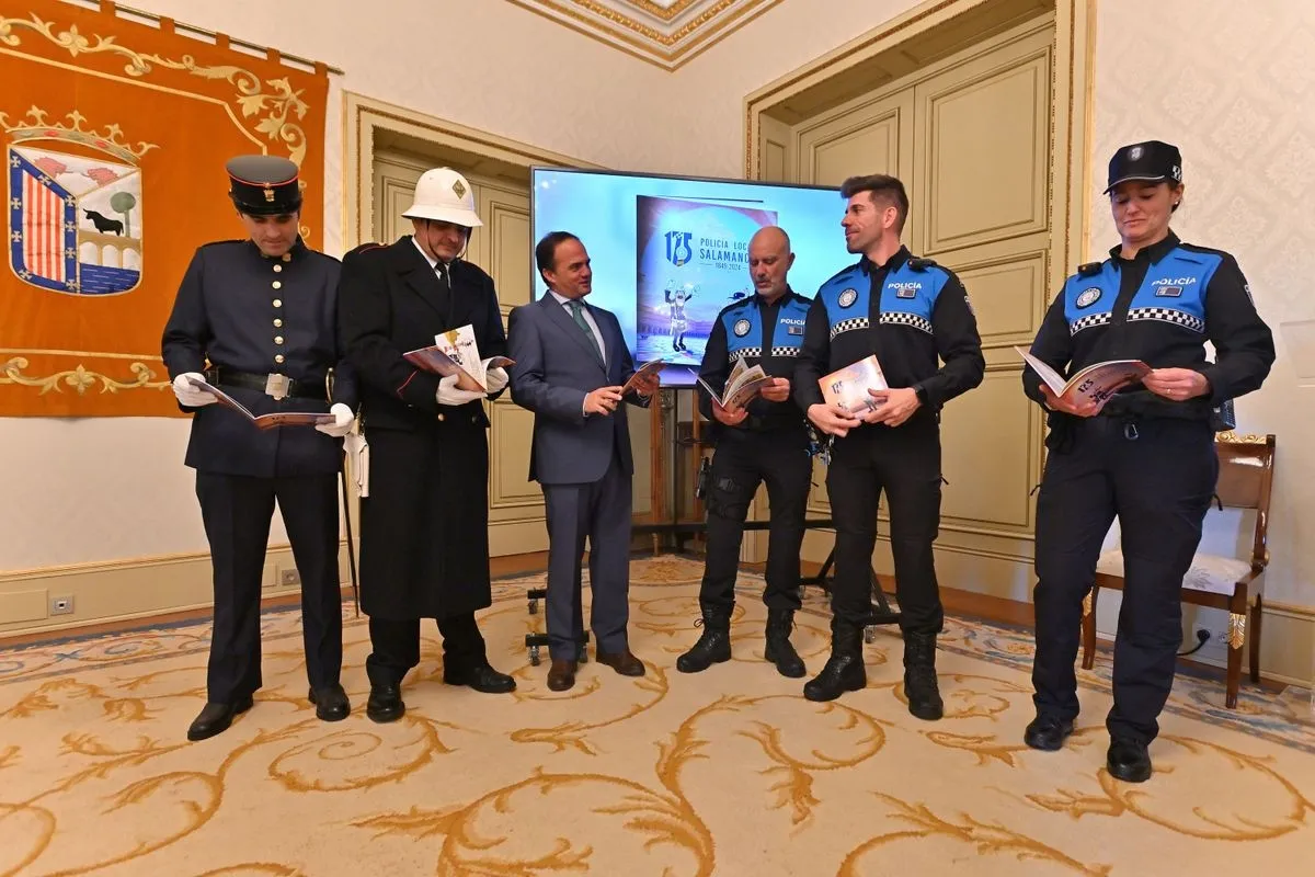 Presentación del cuento sobre la historia de la Policía Local de Salamanca