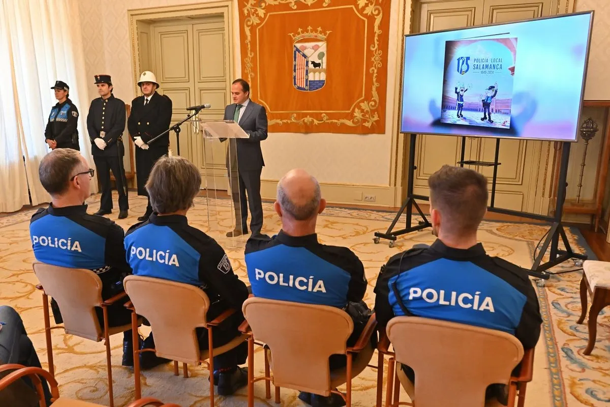 Presentación del cuento sobre la historia de la Policía Local de Salamanca
