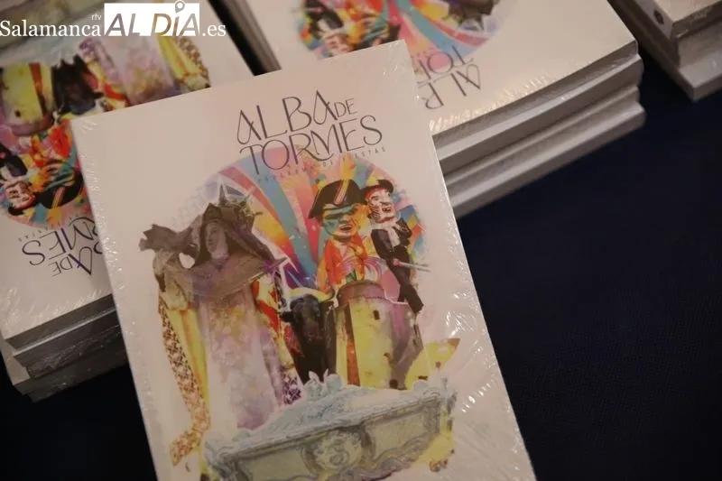 Foto 6 - La Asociaci&oacute;n Taurina '15 de Octubre' presenta el libro-programa de las fiestas de Santa Teresa