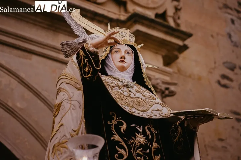 Foto 2 - Procesi&oacute;n de Santa Teresa de Jes&uacute;s y el Santo Brazo en Alba