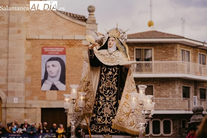 Foto 7 - Procesi&oacute;n de Santa Teresa de Jes&uacute;s y el Santo Brazo en Alba