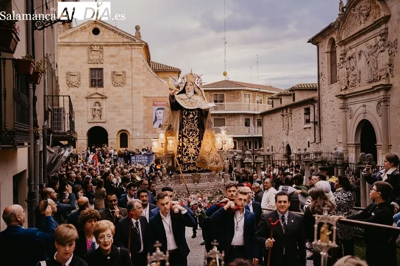 Foto 8 - Procesi&oacute;n de Santa Teresa de Jes&uacute;s y el Santo Brazo en Alba